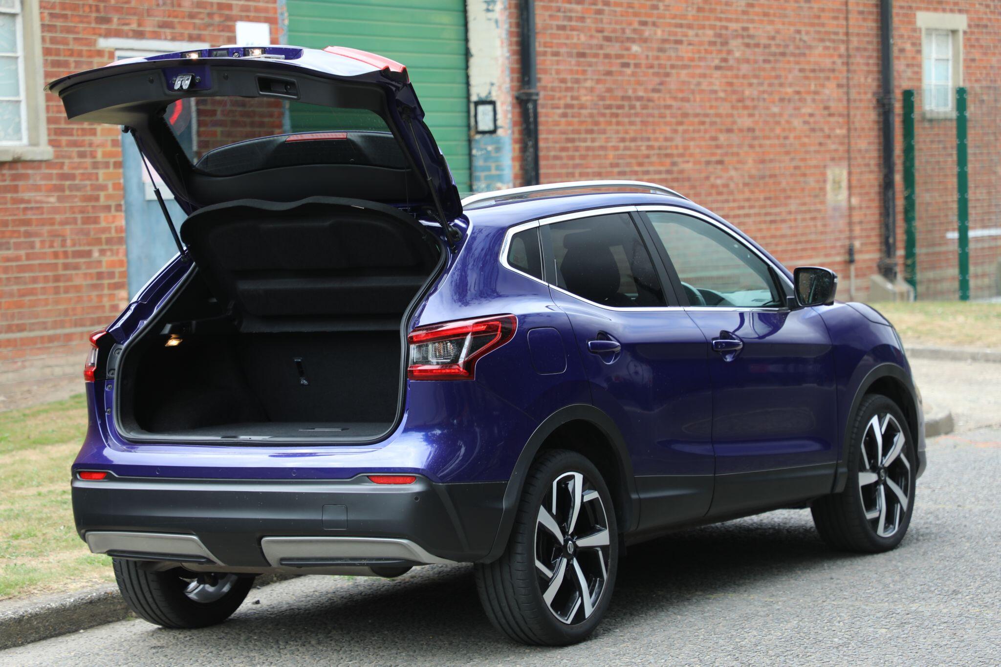 Large vehicle image